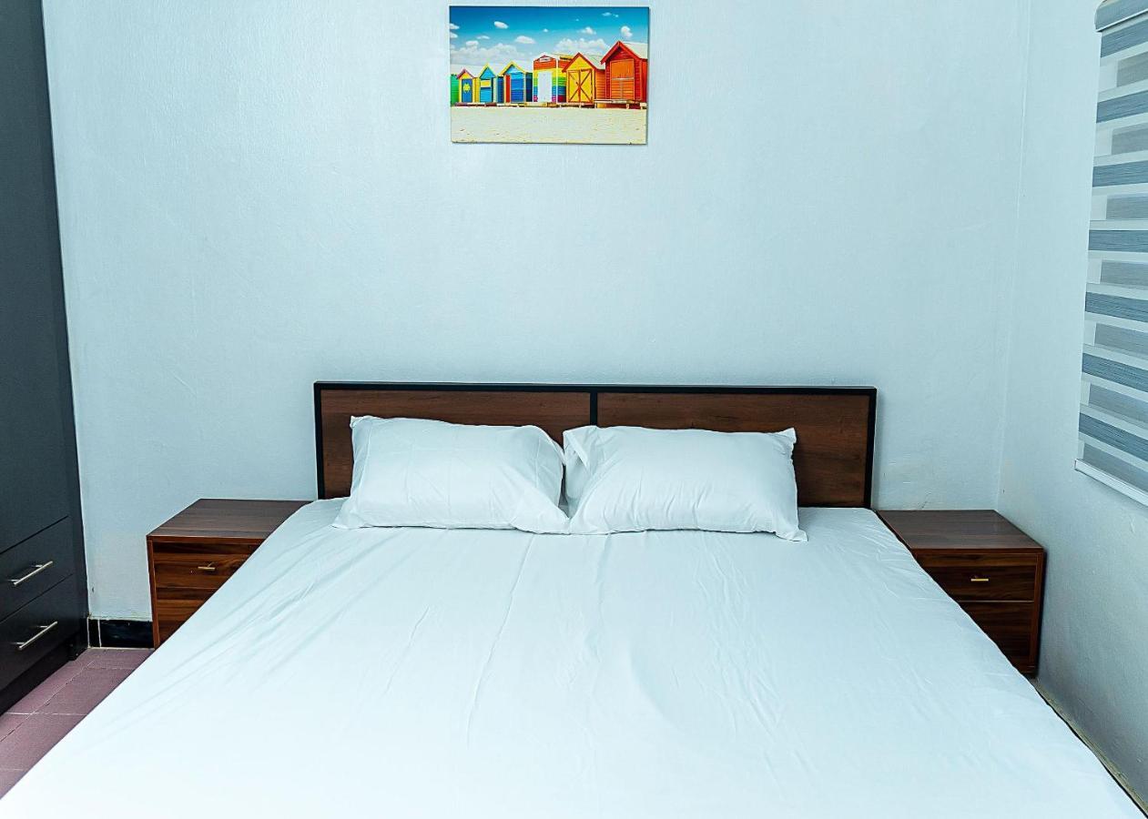 Palm Heights Apartments - Omole Phase 1, إيكجا المظهر الخارجي الصورة
