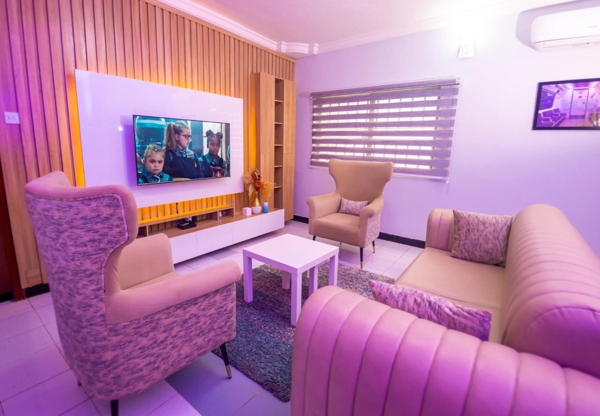 Palm Heights Apartments - Omole Phase 1, إيكجا المظهر الخارجي الصورة